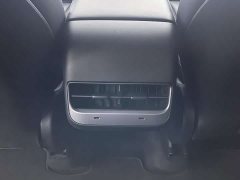 Tesla Model Y Rear-Wheel Drive - ფოტო 12