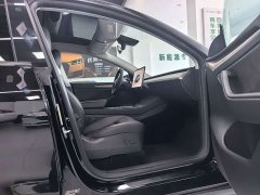 Tesla Model Y Rear-Wheel Drive - ფოტო 18