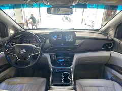 Buick GL8 Land Business Class 652T Luxury - ფოტო 12
