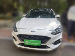 Ford Focus 2020 Sedan EcoBoost 180 Automatic ST Line - ფოტო 2
