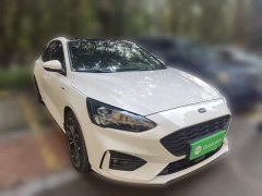 Ford Focus 2020 Sedan EcoBoost 180 Automatic ST Line - ფოტო 3