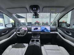 Voyah Lantu Dreamchaser PHEV AWD Luxury Kunpeng Edition - ფოტო 11
