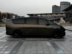 Li Auto Li Xiang MEGA 2024 Ultra - ფოტო 5