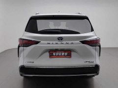 Toyota Sienna 2021 2.5L Hybrid Premium Edition - ფოტო 4