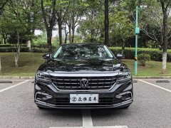Volkswagen Passat 330TSI Luxury - ფოტო 2
