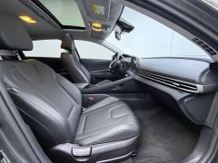 Hyundai Elantra 1.5L CVT Luxury - ფოტო 12