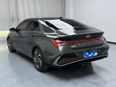 Hyundai Elantra 1.5L CVT Luxury - ფოტო 17