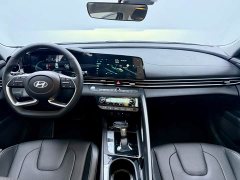 Hyundai Elantra 1.5L CVT Luxury - ფოტო 9