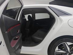 Hyundai Elantra 2022 1.5L CVT Luxury - ფოტო 11