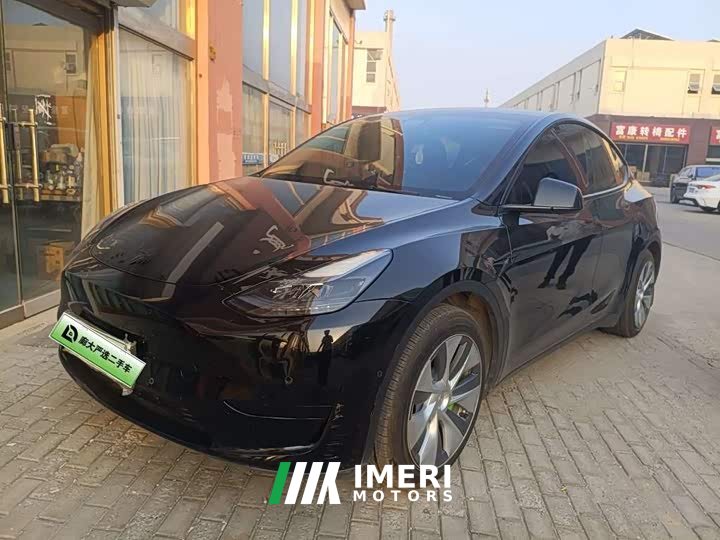 Tesla Model Y Facelift Rear-Wheel Drive