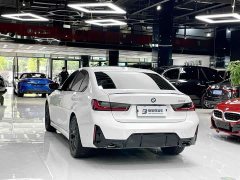BMW 3 Series 330i M Sport Night Edition Package - ფოტო 11