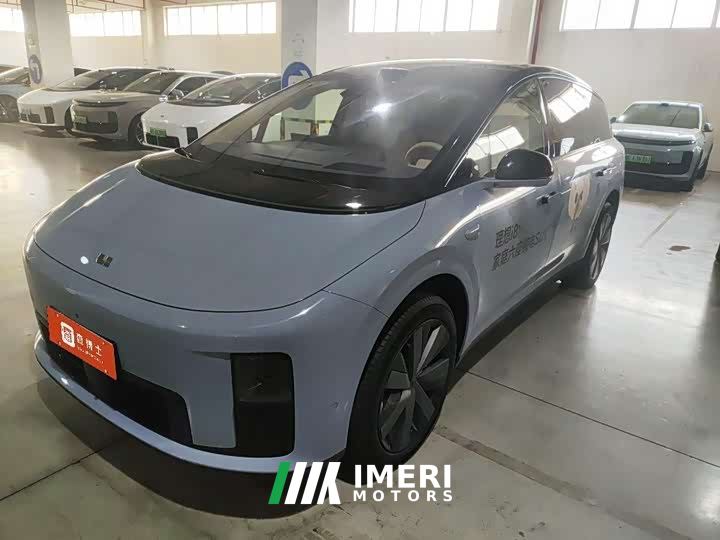 Li Auto i8 Standard Edition