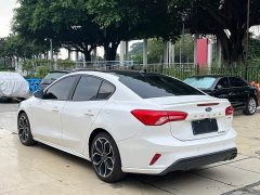 Ford Focus Sedan EcoBoost 180 Automatic ST Line - ფოტო 4