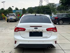 Ford Focus Sedan EcoBoost 180 Automatic ST Line - ფოტო 5