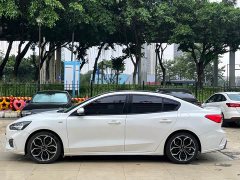 Ford Focus Sedan EcoBoost 180 Automatic ST Line - ფოტო 7