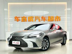 Lexus ES 300h Premium Edition - ფოტო 1