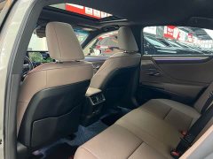 Lexus ES 300h Premium Edition - ფოტო 11