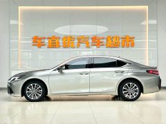 Lexus ES 300h Premium Edition - ფოტო 4