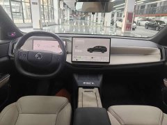Volvo XC70 Plug-in Hybrid 2026 Two-Wheel Drive Long Range Core - ფოტო 9