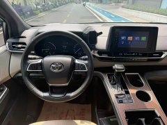Toyota Sienna 2021 2.5L Hybrid Luxury - ფოტო 8