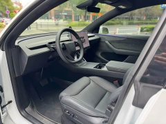 Tesla Model Y L Long Range All-Wheel Drive - ფოტო 4