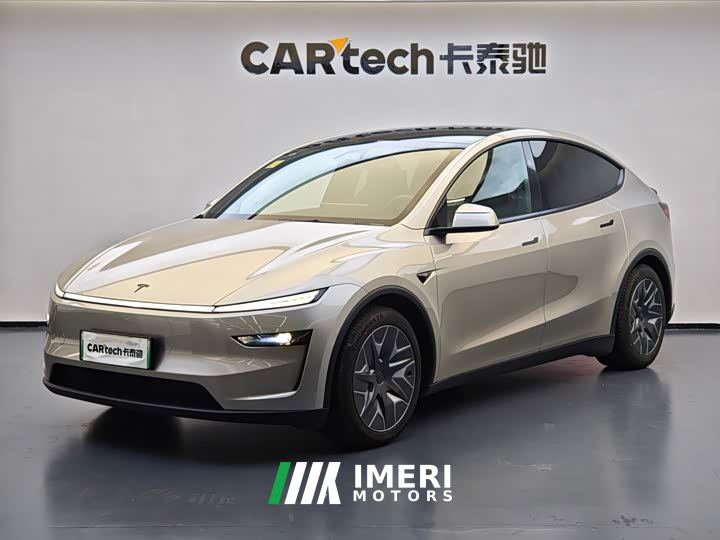 Tesla Model Y L Long Range All-Wheel Drive