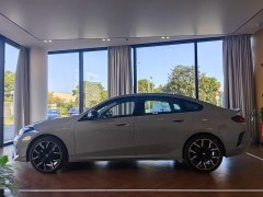 BMW 2 Series 225L M Sport Midnight Edition Package - ფოტო 3