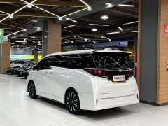 Toyota Alphard Hybrid 2.5L Premium Edition - ფოტო 12