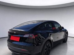 Tesla Model Y Rear-Wheel Drive - ფოტო 4