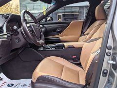 Lexus ES 300h Excellence - ფოტო 4