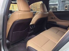 Lexus ES 300h Excellence - ფოტო 6