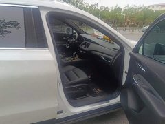 Cadillac XT4 28T FWD Luxury - ფოტო 8