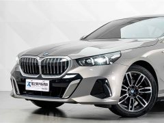 BMW 5 Series 525Li M Sport Package - ფოტო 3