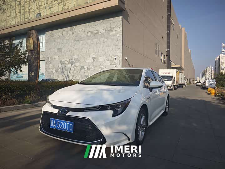 Toyota Corolla 2022 Hybrid 1.8H E-CVT Luxury - ავტომობილი ჩინეთიდან