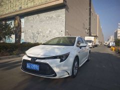 Toyota Corolla 2022 Hybrid 1.8H E-CVT Luxury - ფოტო 1
