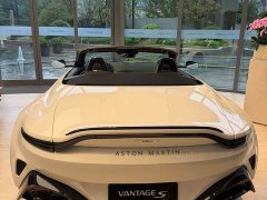 Aston Martin V8 Vantage 4.0T V8 S Roadster - ფოტო 2