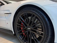 Aston Martin V8 Vantage 4.0T V8 S Roadster - ფოტო 3
