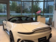 Aston Martin V8 Vantage 4.0T V8 S Roadster - ფოტო 8