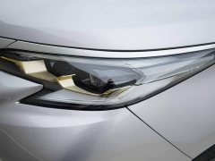 Toyota Grevias 2.5L Hybrid Luxury - ფოტო 13