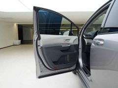 Toyota Grevias 2.5L Hybrid Luxury - ფოტო 15