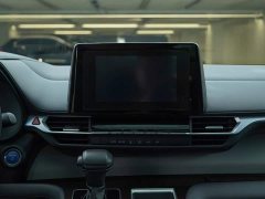 Toyota Grevias 2.5L Hybrid Luxury - ფოტო 17