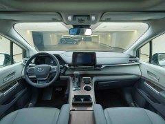 Toyota Grevias 2.5L Hybrid Luxury - ფოტო 18