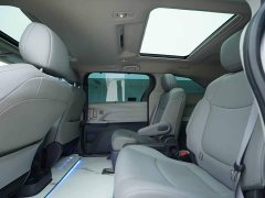 Toyota Grevias 2.5L Hybrid Luxury - ფოტო 19