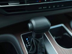 Toyota Grevias 2.5L Hybrid Luxury - ფოტო 8