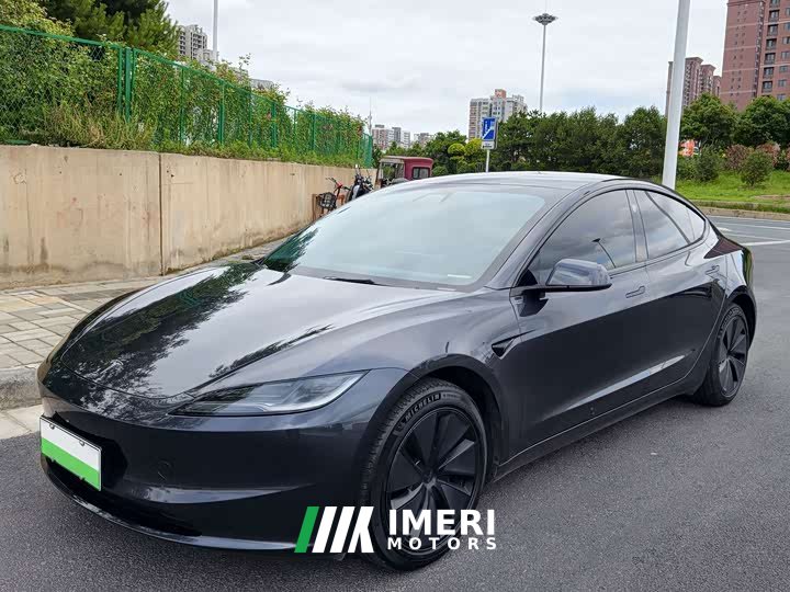 Tesla Model 3 Rear-Wheel Drive