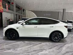 Tesla Model Y Rear-Wheel Drive - ფოტო 13