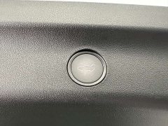 Tesla Model Y Rear-Wheel Drive - ფოტო 18