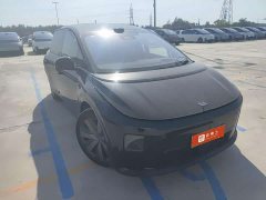 Li Auto i8 Standard Edition - ფოტო 5