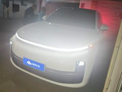 Li Auto L7 Max - ფოტო 1
