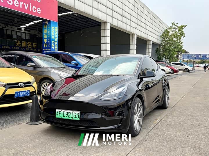 Tesla Model Y Standard Range RWD